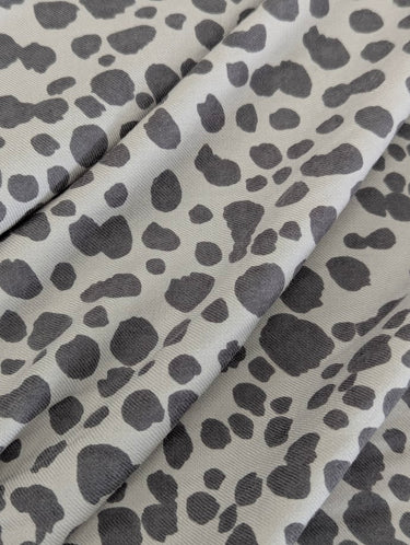Grey leopard pattern printed on 100% wool fabric