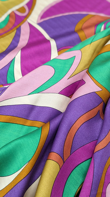 Retro Swirl, 100% Viscose, Sateen